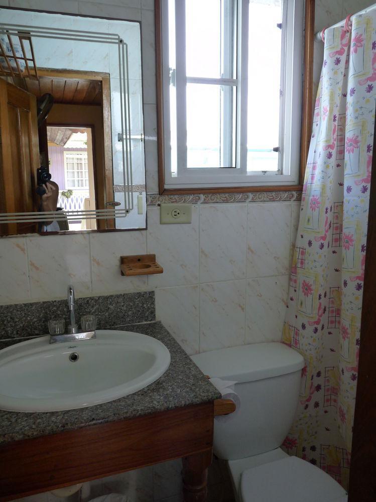 Hotel Posada Isla Chica Bocas del Toro ภายนอก รูปภาพ