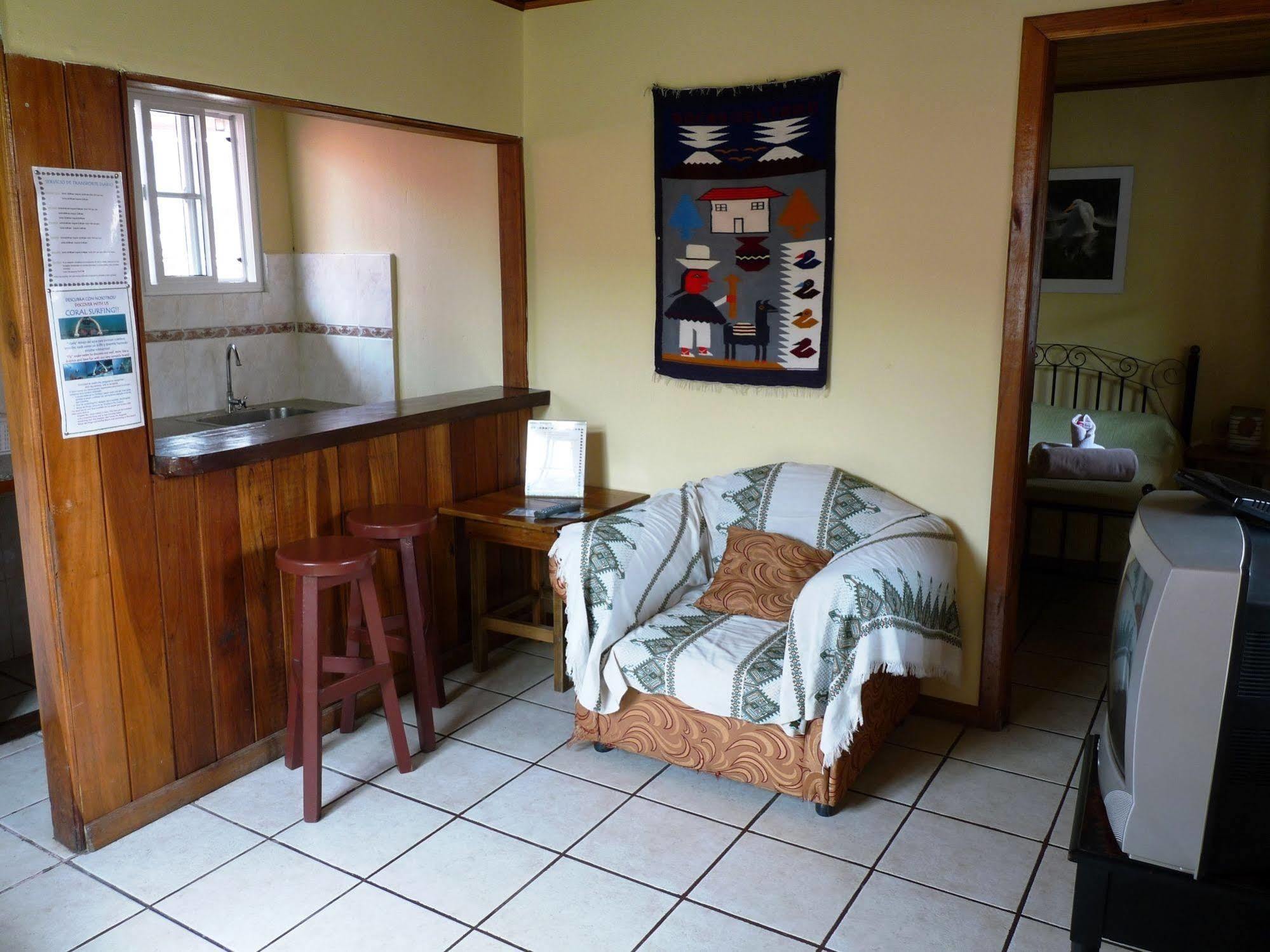 Hotel Posada Isla Chica Bocas del Toro ภายนอก รูปภาพ
