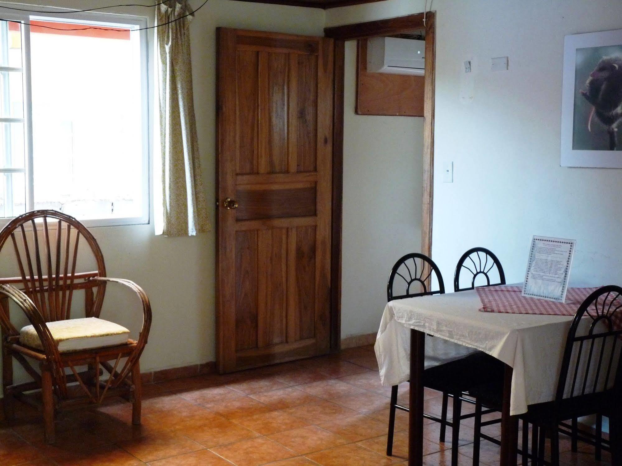 Hotel Posada Isla Chica Bocas del Toro ภายนอก รูปภาพ