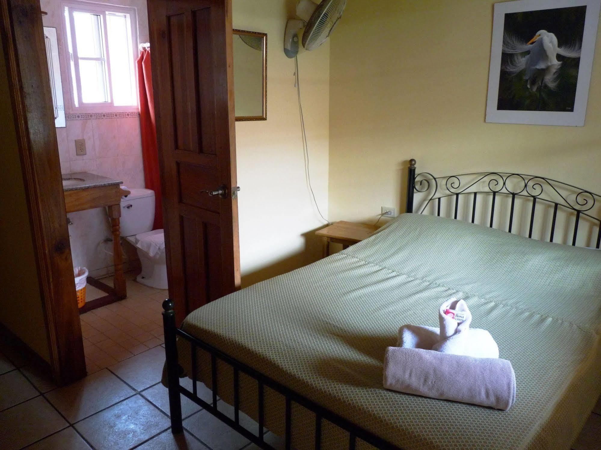 Hotel Posada Isla Chica Bocas del Toro ภายนอก รูปภาพ
