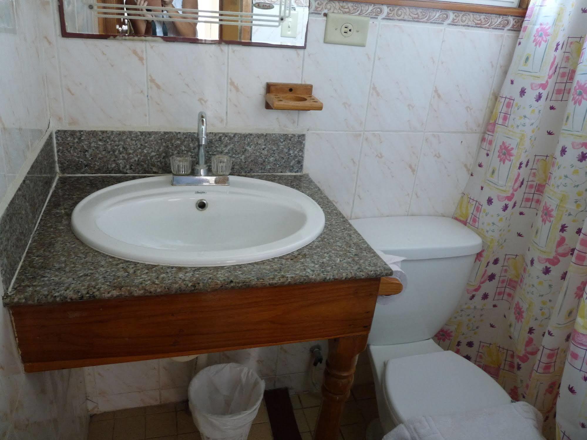 Hotel Posada Isla Chica Bocas del Toro ภายนอก รูปภาพ