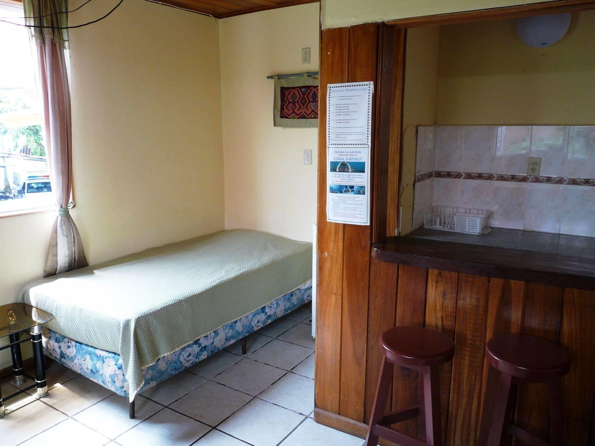 Hotel Posada Isla Chica Bocas del Toro ภายนอก รูปภาพ