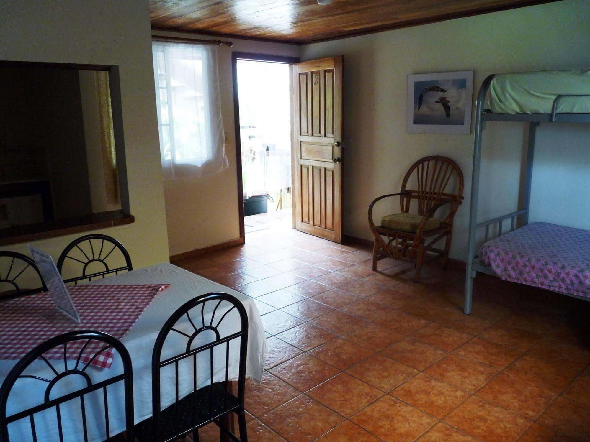 Hotel Posada Isla Chica Bocas del Toro ภายนอก รูปภาพ