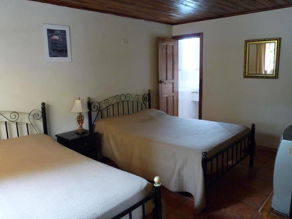 Hotel Posada Isla Chica Bocas del Toro ภายนอก รูปภาพ
